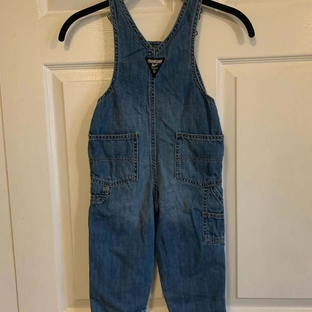 Oshkosh toddler‎ dark wash overalls